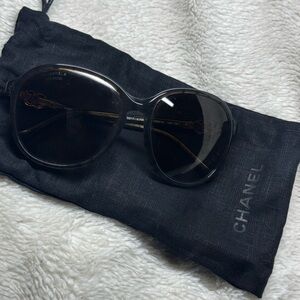 Authentic CHANEL Elegant Black Sunglasses